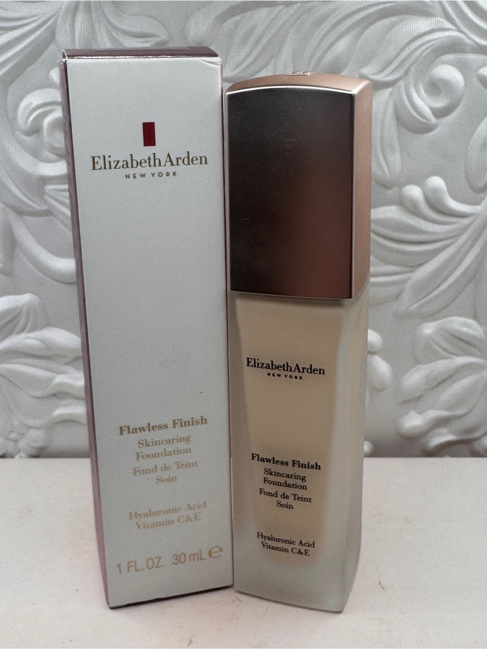 Elizabeth Arden flawless finish skin caring foundation ‘120w’